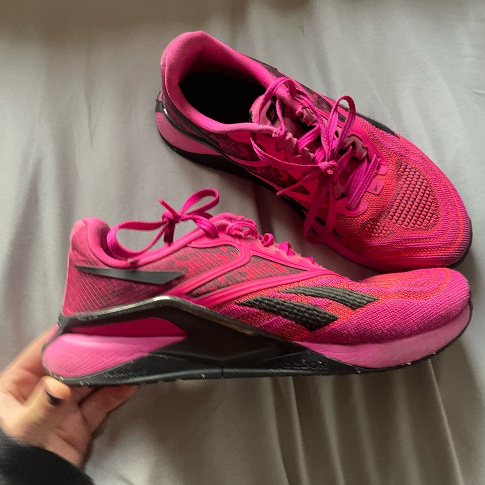 Womens Reebok nanos size 8 PINK !!!